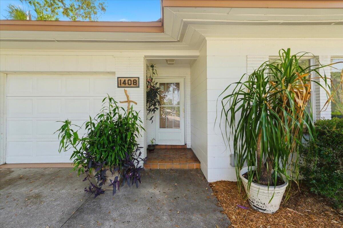 1408 New Jersey Road Lakeland, FL 33803 - Photo 16 of 58 16-Front Door