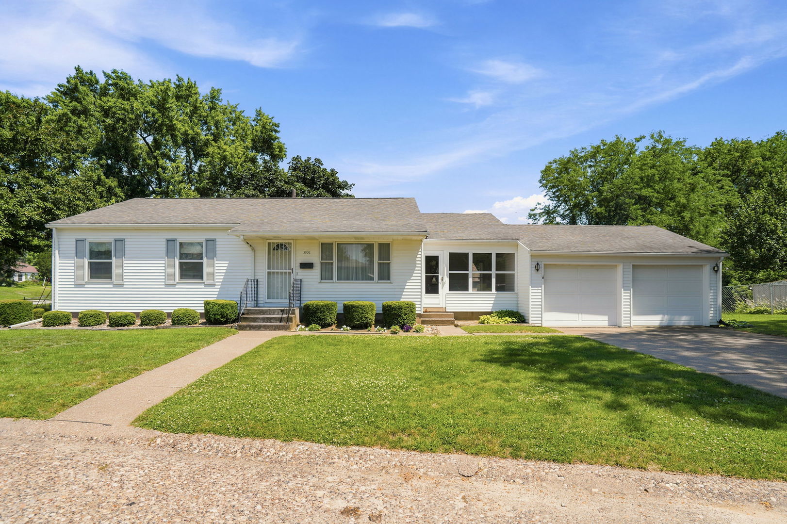 3002 15th Street Moline, IL 61265 - Photo 1 of 25