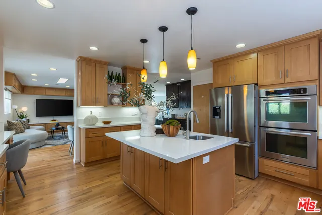 $2,100,000 | 5044 Varna Avenue, Sherman Oaks, CA 91423