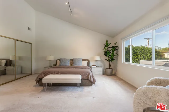 $2,100,000 | 5044 Varna Avenue, Sherman Oaks, CA 91423