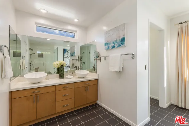 $2,100,000 | 5044 Varna Avenue, Sherman Oaks, CA 91423