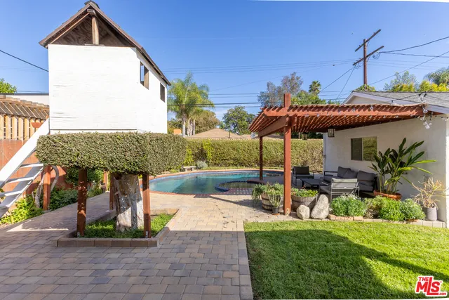 $2,100,000 | 5044 Varna Avenue, Sherman Oaks, CA 91423