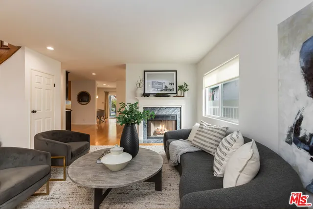 $2,100,000 | 5044 Varna Avenue, Sherman Oaks, CA 91423