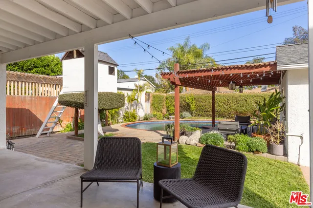 $2,100,000 | 5044 Varna Avenue, Sherman Oaks, CA 91423
