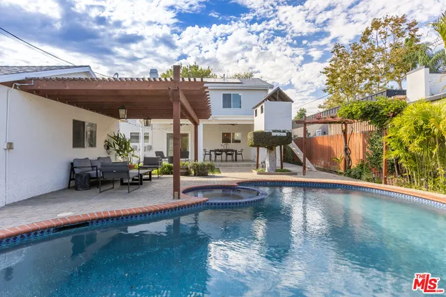 $2,100,000 | 5044 Varna Avenue, Sherman Oaks, CA 91423