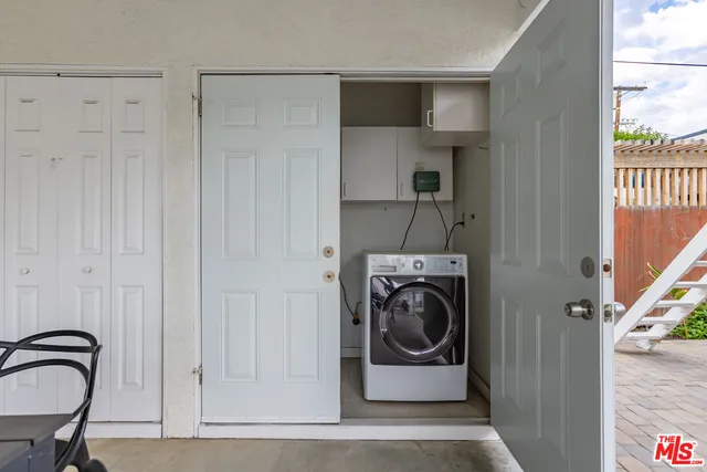 $2,100,000 | 5044 Varna Avenue, Sherman Oaks, CA 91423