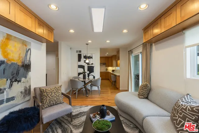 $2,100,000 | 5044 Varna Avenue, Sherman Oaks, CA 91423