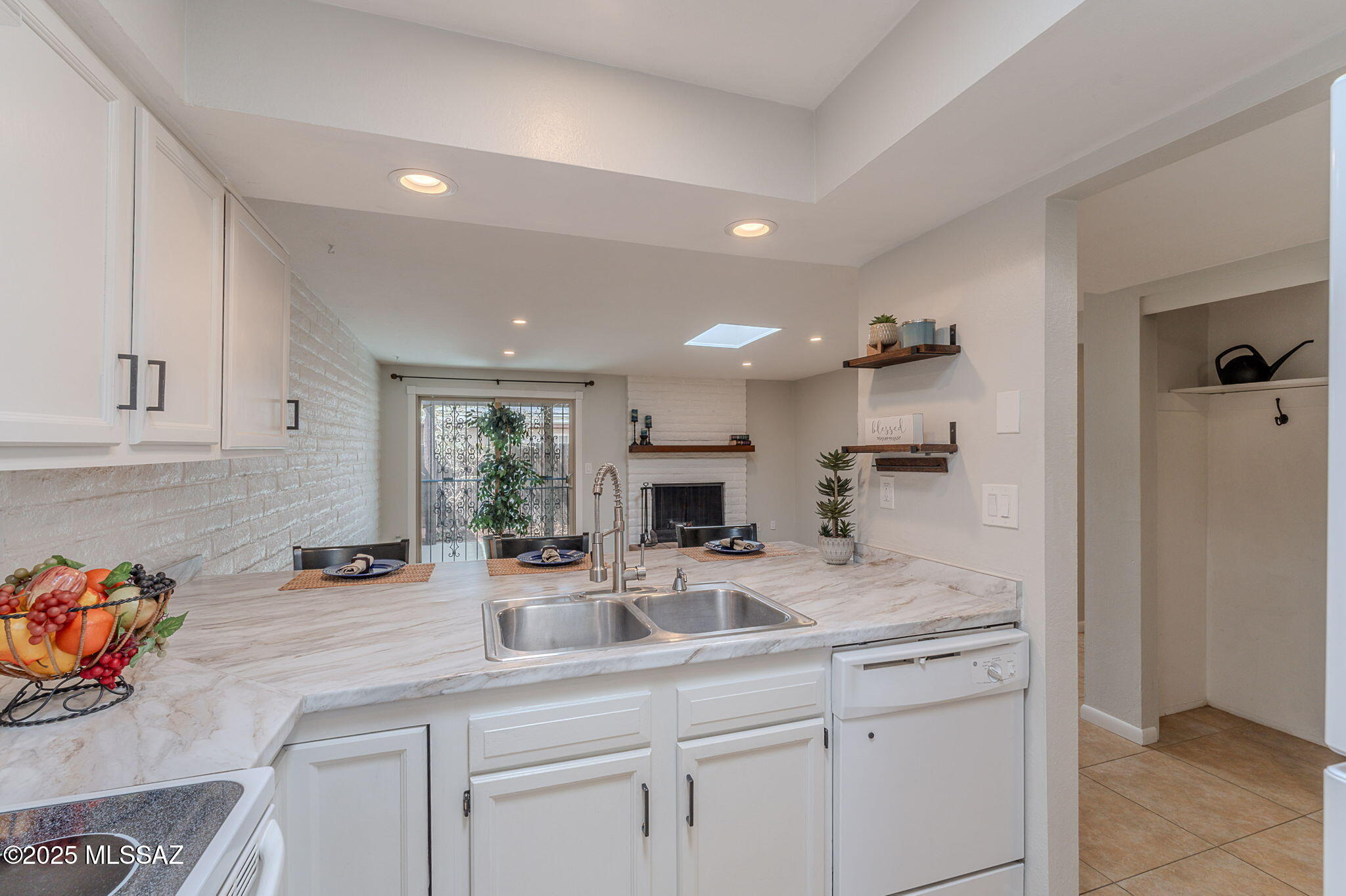 630 South Pantano Road, Unit C Tucson, AZ 85710 - Photo 8 of 22