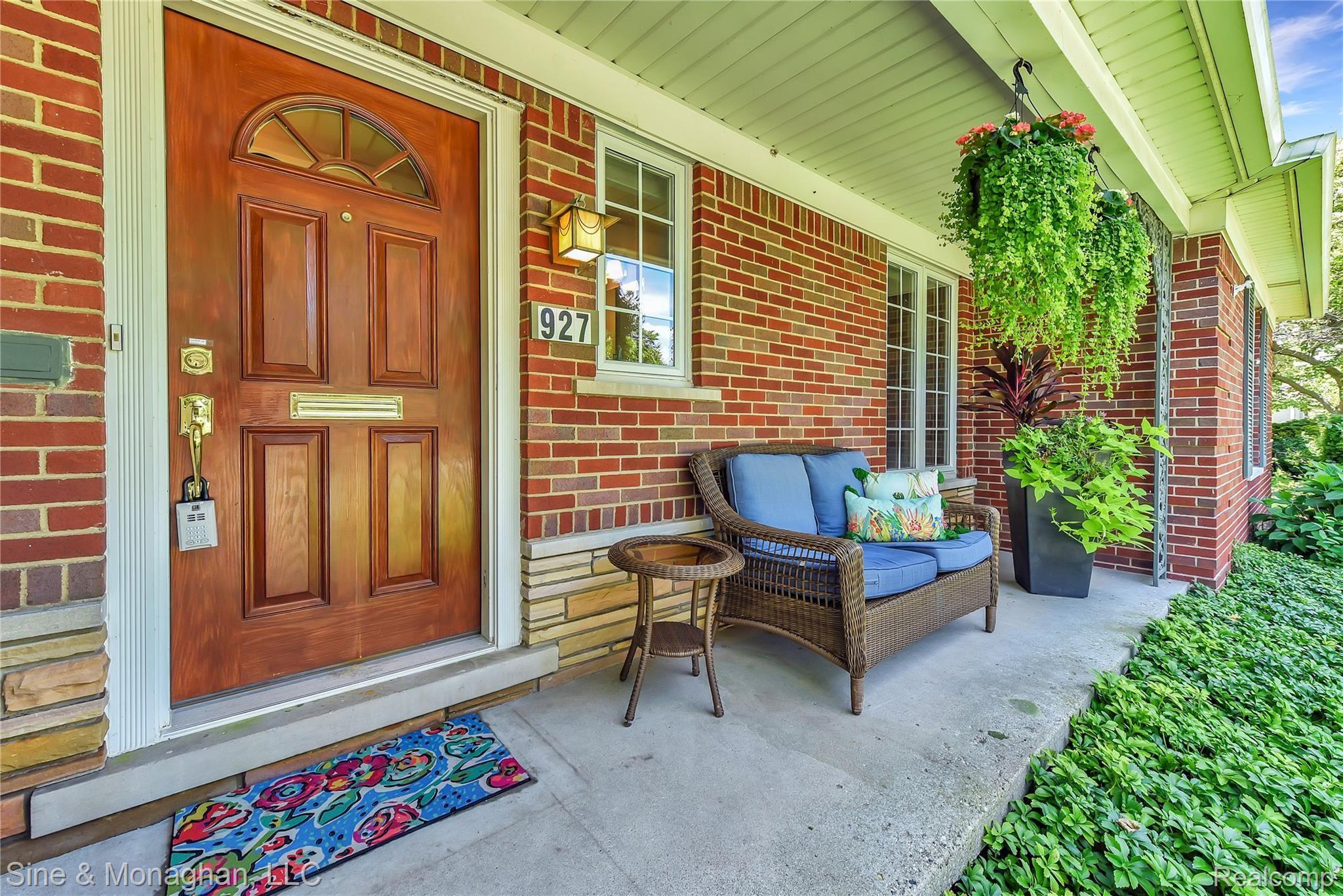 927 North Renaud Road Grosse Pointe, MI 48236 - Photo 34 of 36 927 Renaud - HD Drone Photography-12.jpg