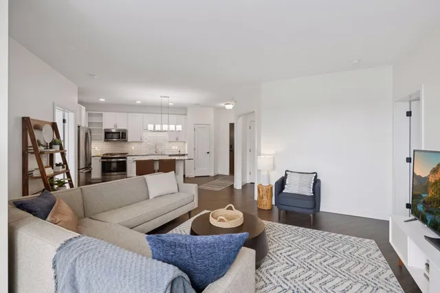 $3,800 | 12610 Ridgedale Drive, Unit 103, Minnetonka, MN 55305