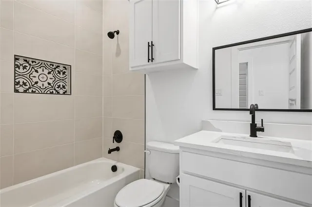 $2,000 | 104 Francis Street, Hillsboro, TX 76645