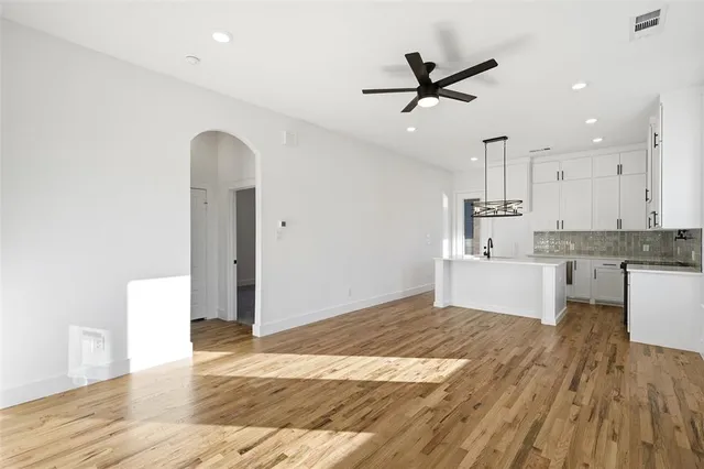 $2,000 | 104 Francis Street, Hillsboro, TX 76645