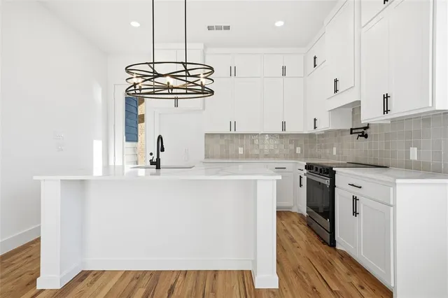 $2,000 | 104 Francis Street, Hillsboro, TX 76645