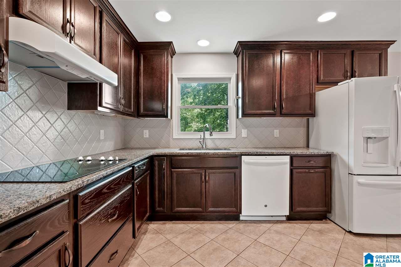 208 29th Avenue Northwest Center Point, AL 35215 - Photo 9 of 27