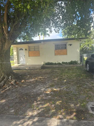 $2,500 | 457 Northeast 140th Street, Unit 1, North Miami, FL 33161