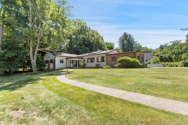 $1,990,000 | 2 Ruth Court, Monsey, NY 10952