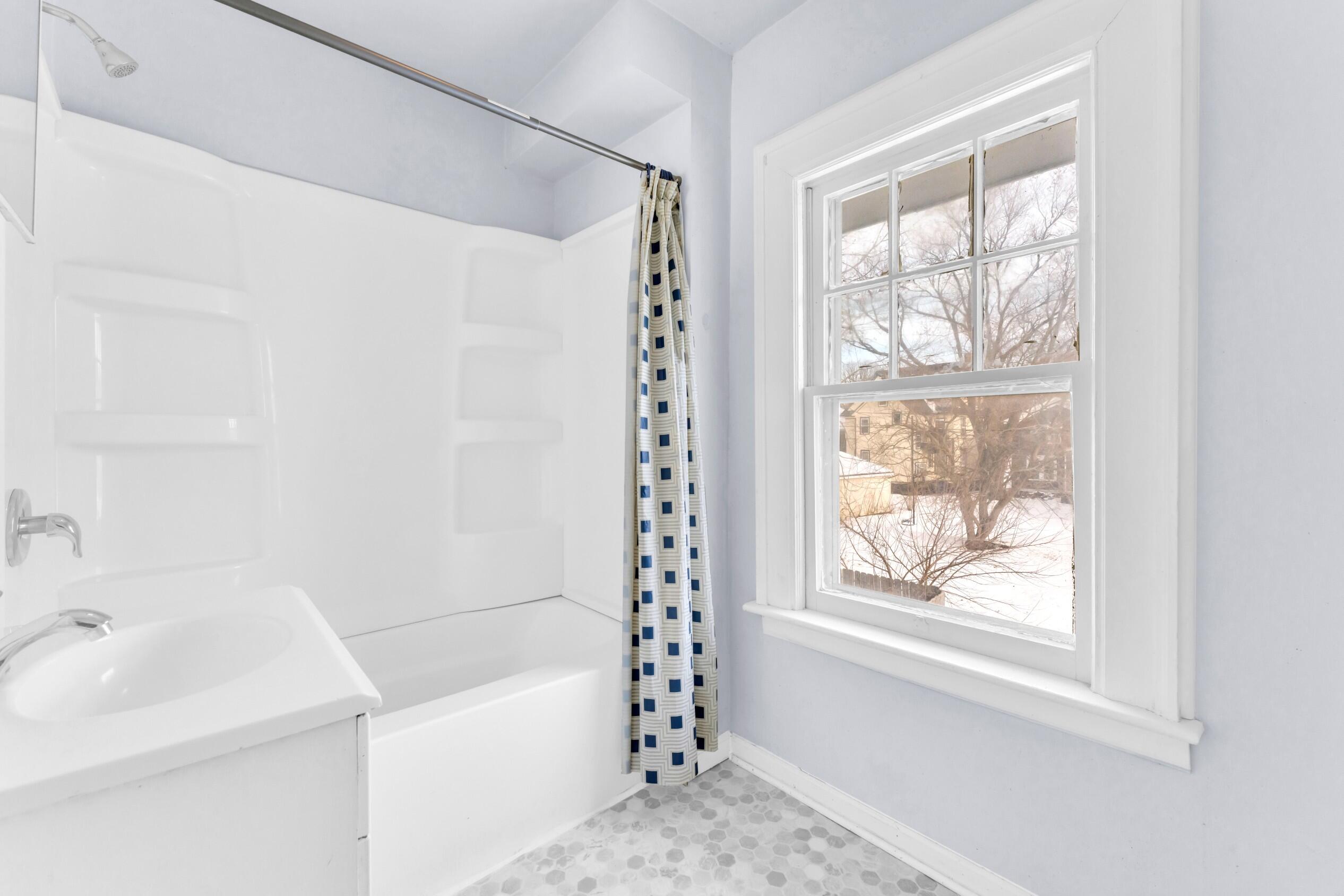 945 Villa Street Racine, WI 53403 - Photo 9 of 50 Bath