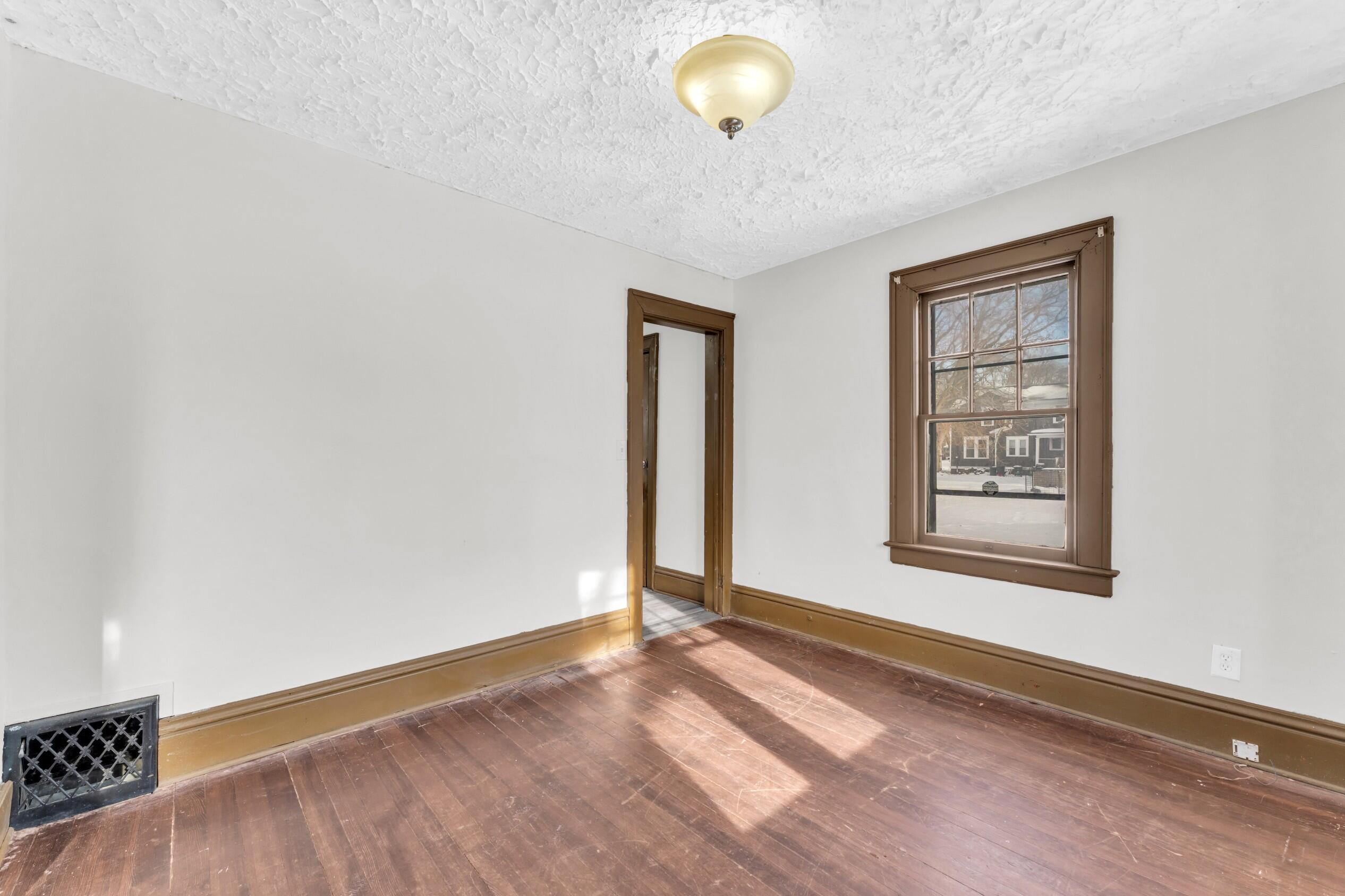 945 Villa Street Racine, WI 53403 - Photo 19 of 50 Photo (9)