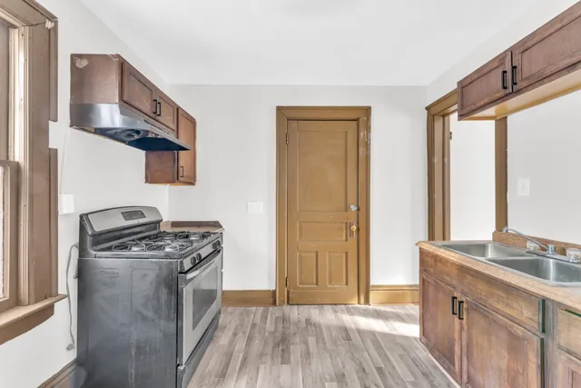 $135,000 | 945 Villa Street, Racine, WI 53403