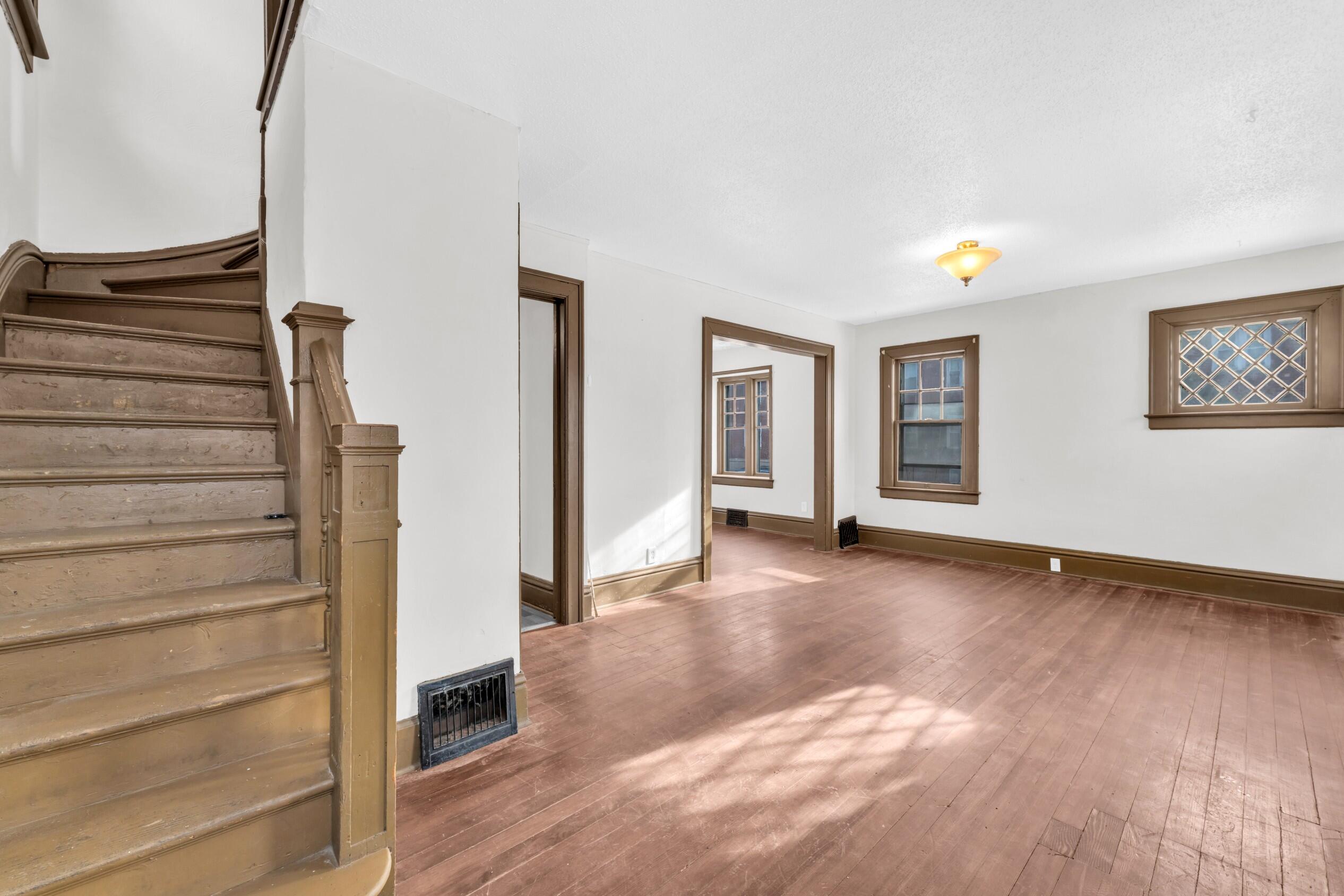 945 Villa Street Racine, WI 53403 - Photo 2 of 50 Entry