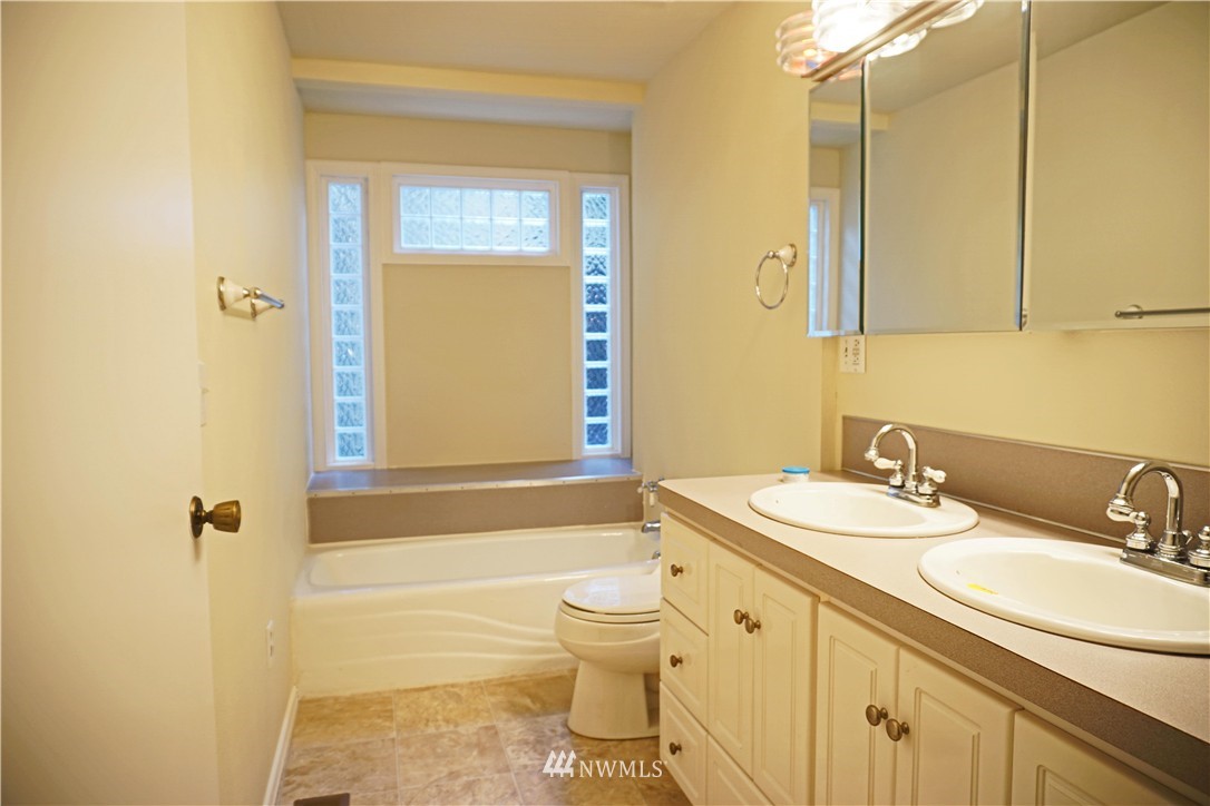 6209 Ruddell Road Southeast Lacey, WA 98513 - Photo 9 of 14 Gallery Image 9
