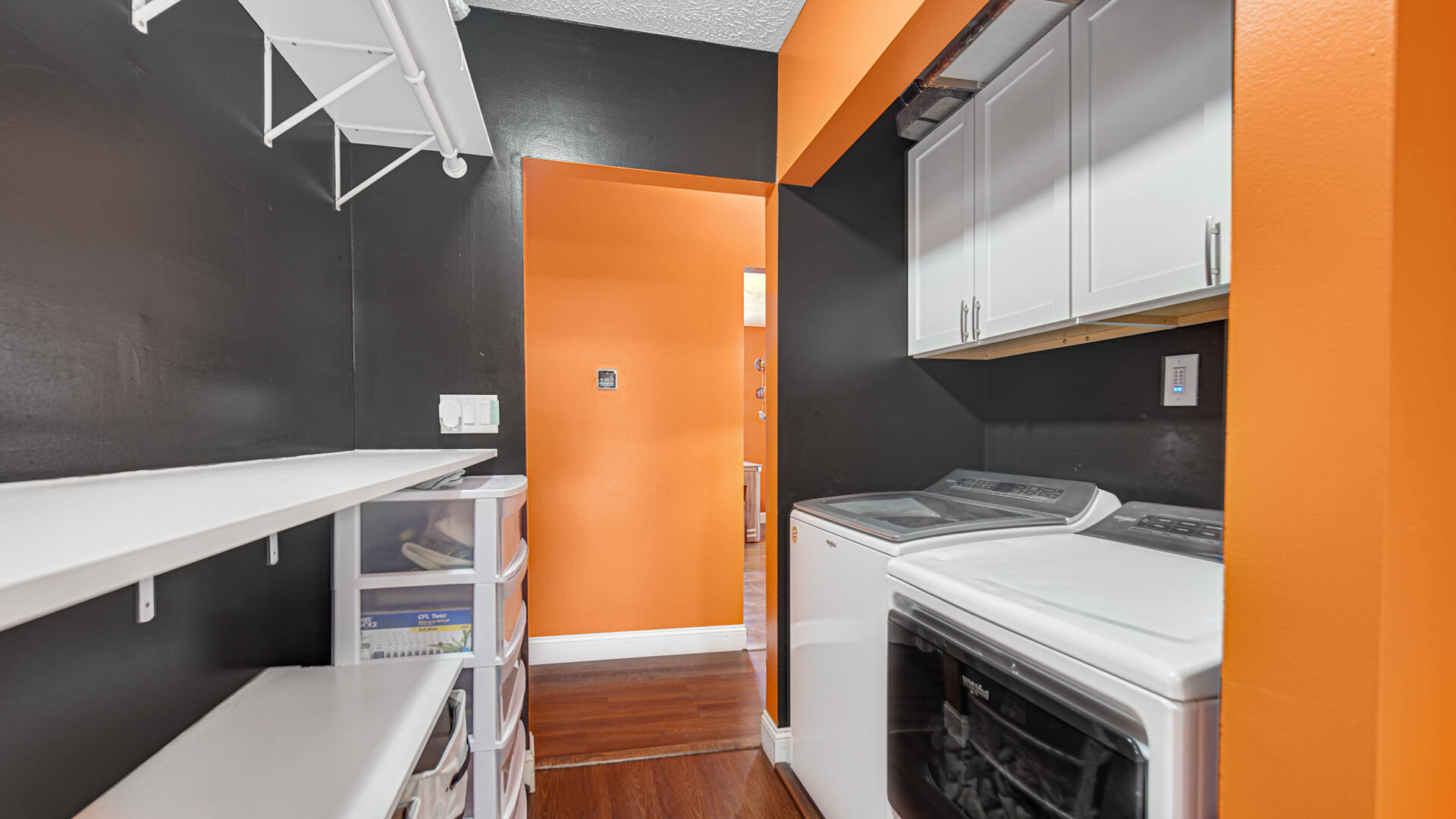 324 West Johnson Road La Porte, IN 46350 - Photo 17 of 34 a utility room with dryer and washer