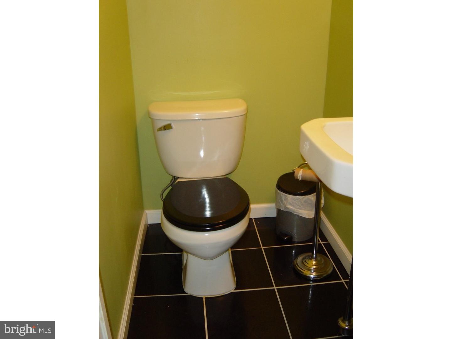 3443 Holyoke Road Philadelphia, PA 19114 - Photo 10 of 25 Gallery Image 10