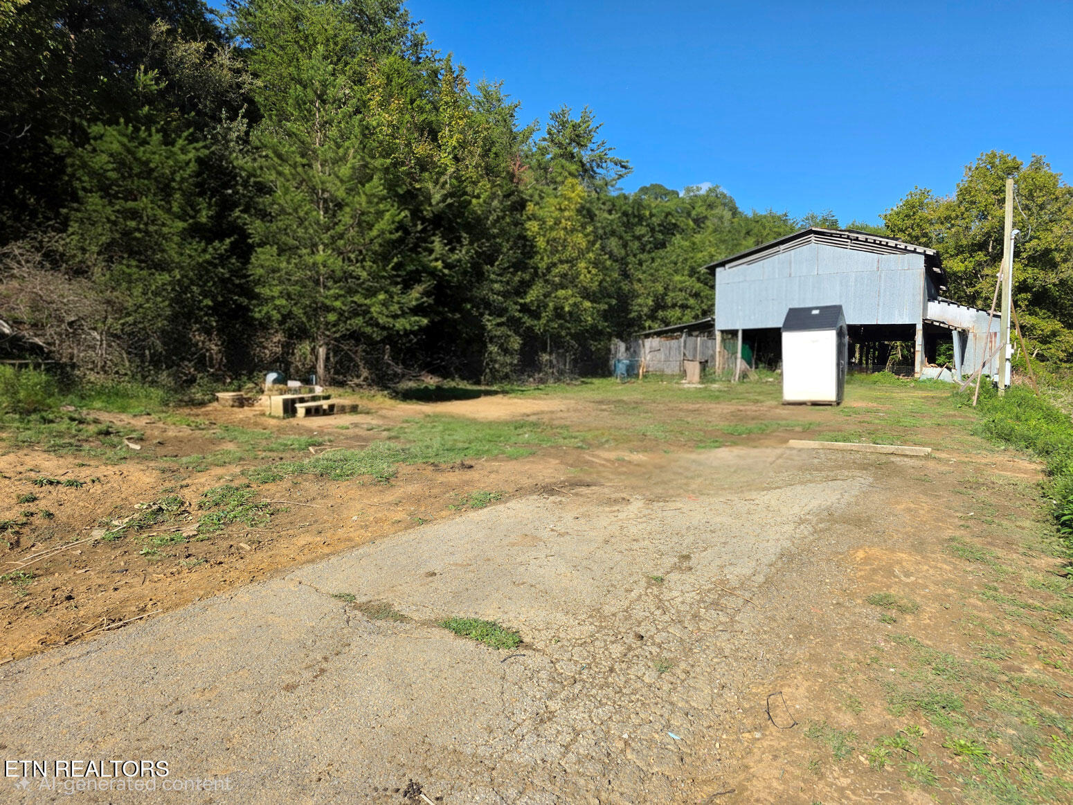 2534 Muddy Hollow Road Dandridge, TN 37725 - Photo 15 of 39 d