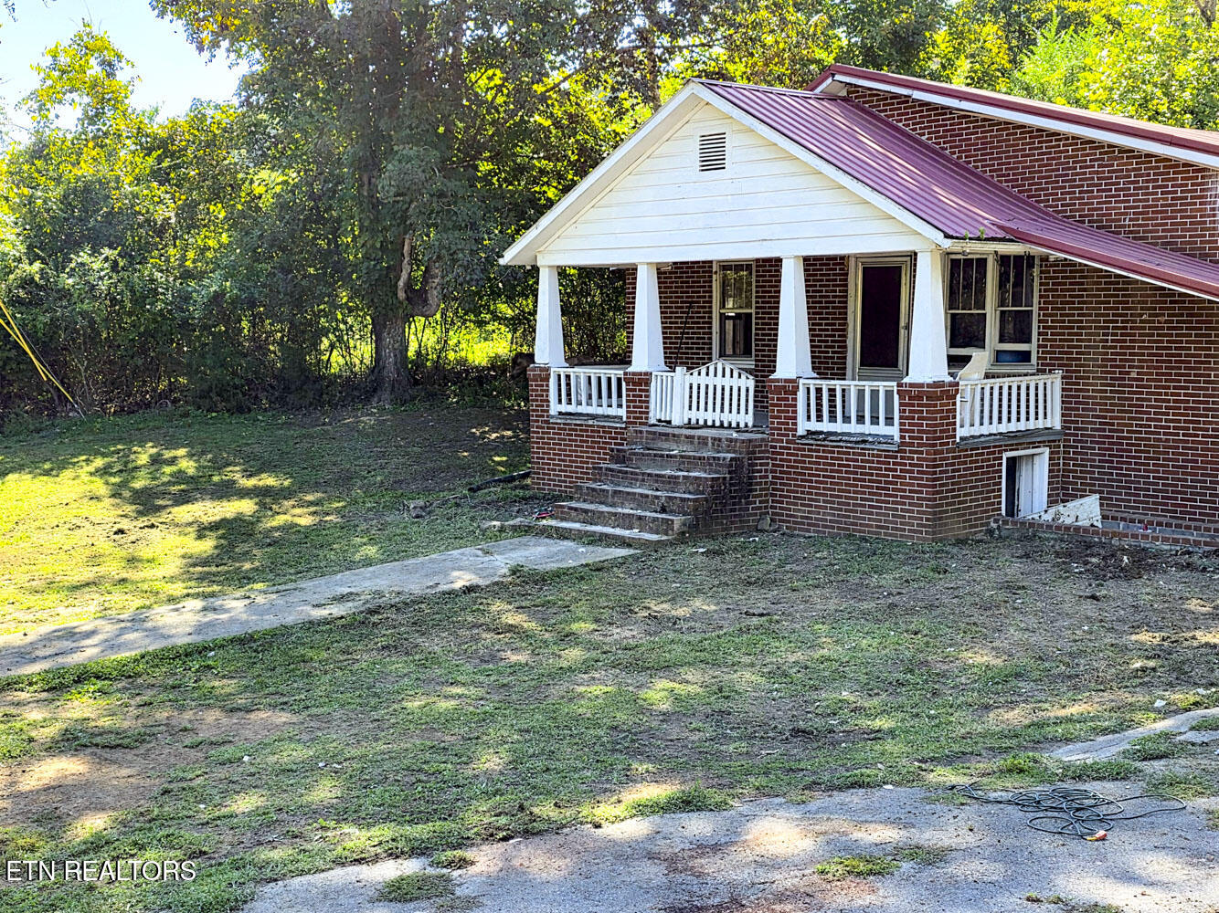 2534 Muddy Hollow Road Dandridge, TN 37725 - Photo 2 of 39 a (2)