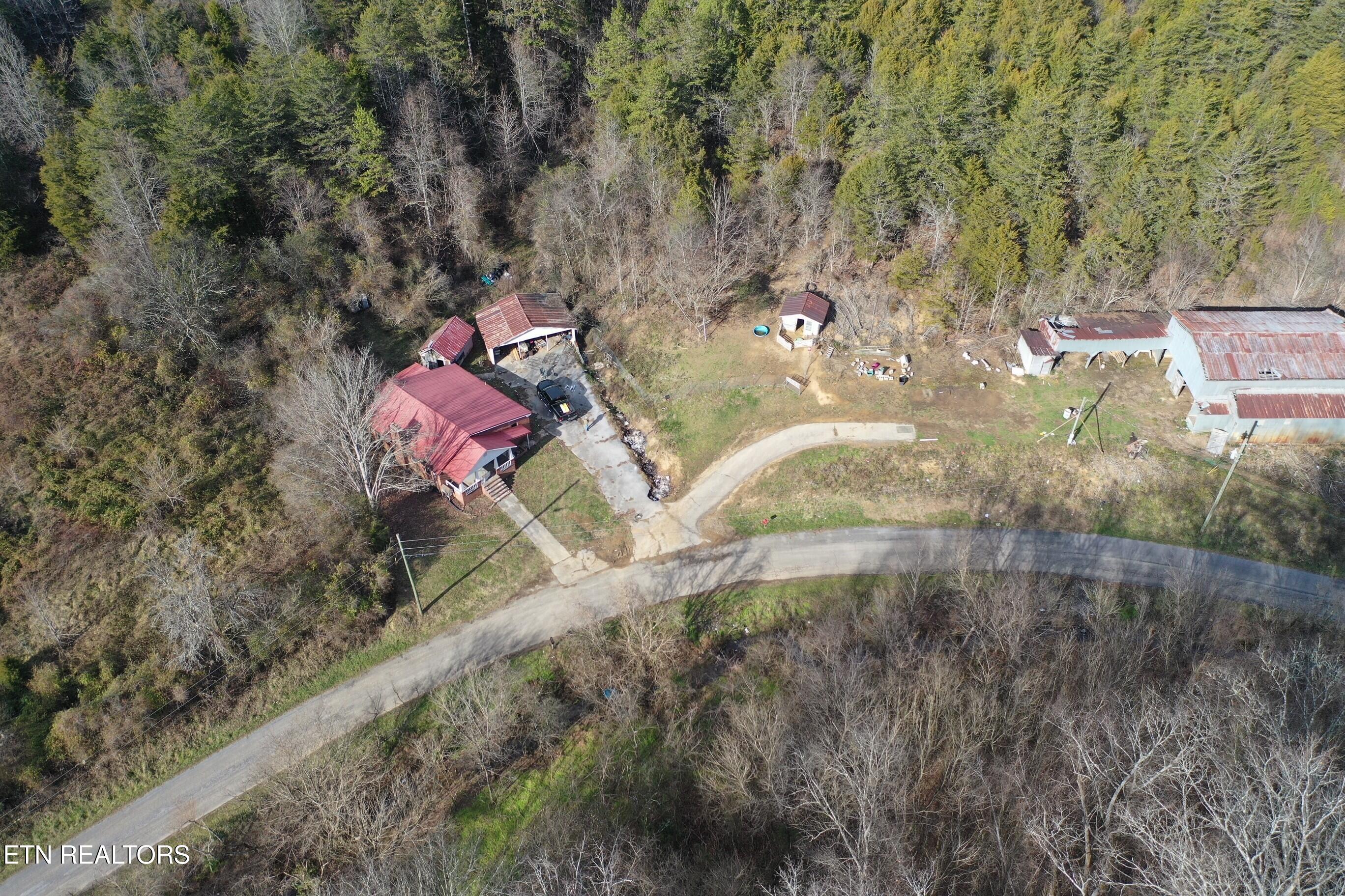 2534 Muddy Hollow Road Dandridge, TN 37725 - Photo 27 of 39 1