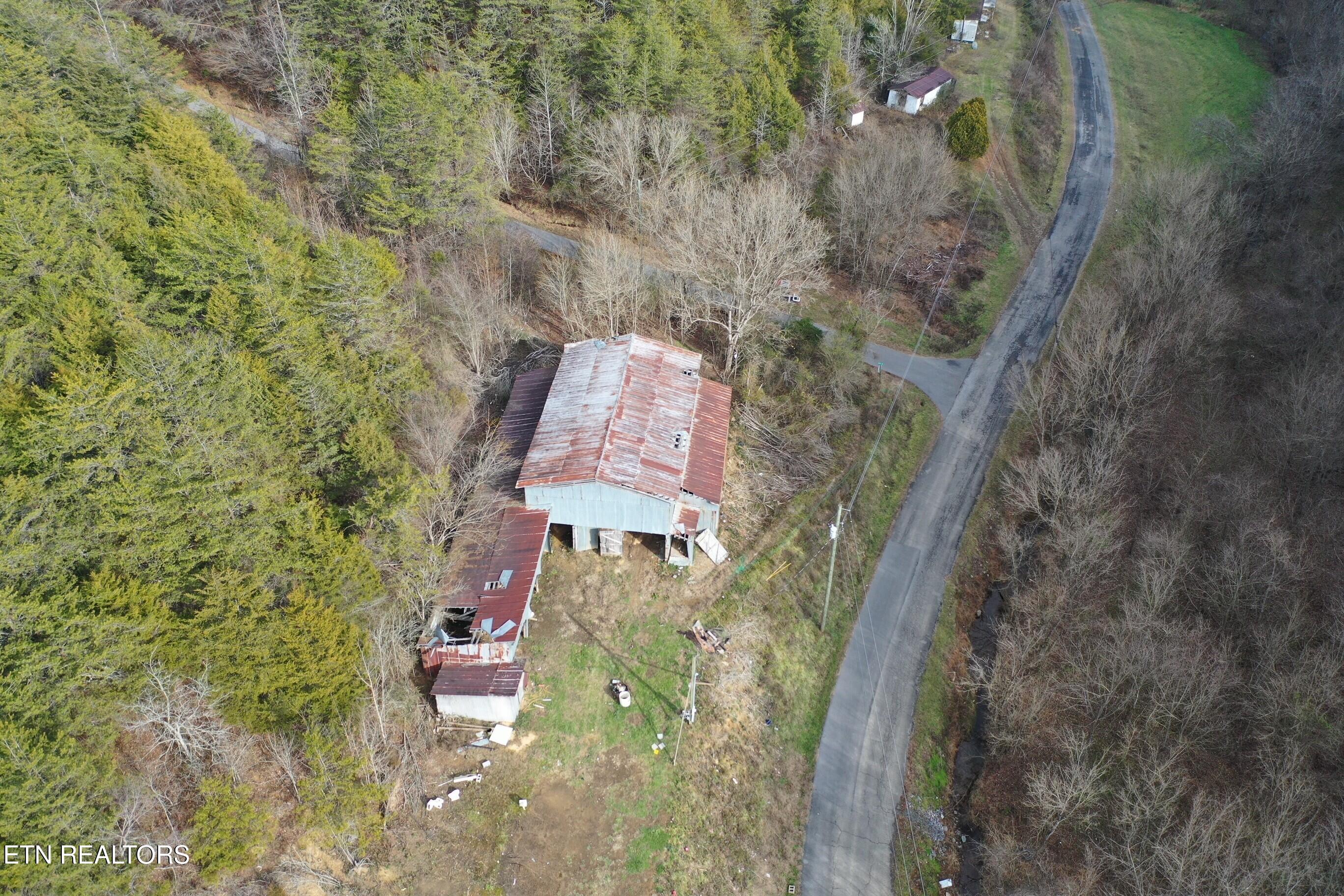 2534 Muddy Hollow Road Dandridge, TN 37725 - Photo 33 of 39 7