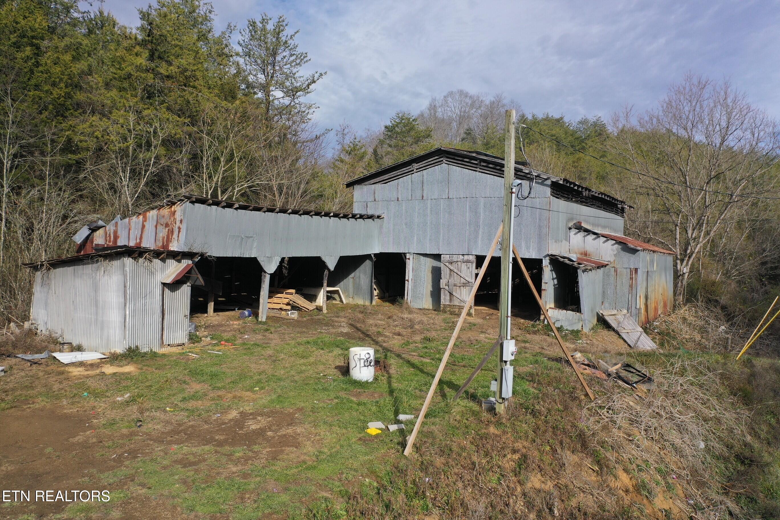 2534 Muddy Hollow Road Dandridge, TN 37725 - Photo 35 of 39 9