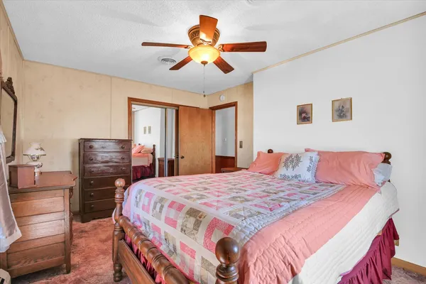 $167,500 | 1 South Bolin Drive, Hammond, IL 61929