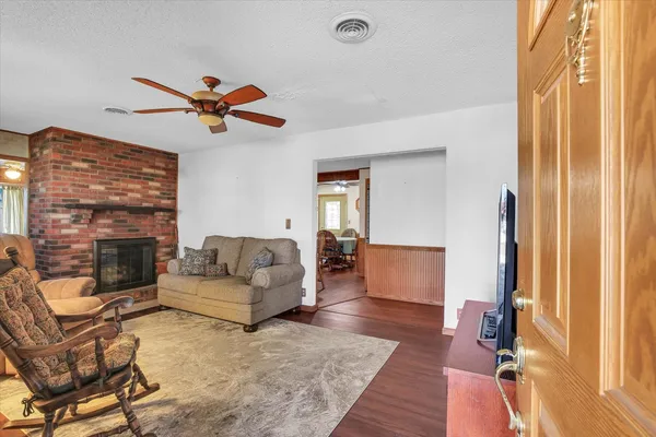 $167,500 | 1 South Bolin Drive, Hammond, IL 61929