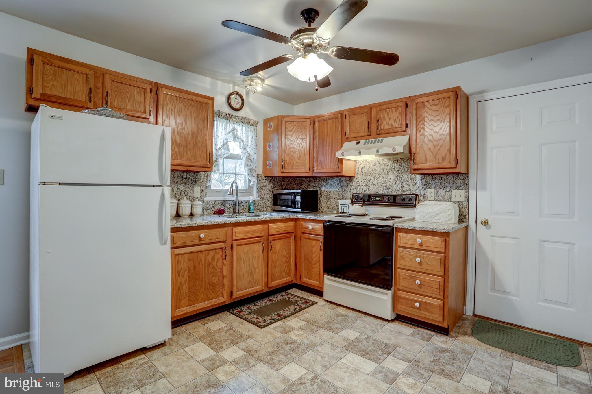 421 Groffdale Road Quarryville, PA 17566 - Photo 10 of 27 Kitchen