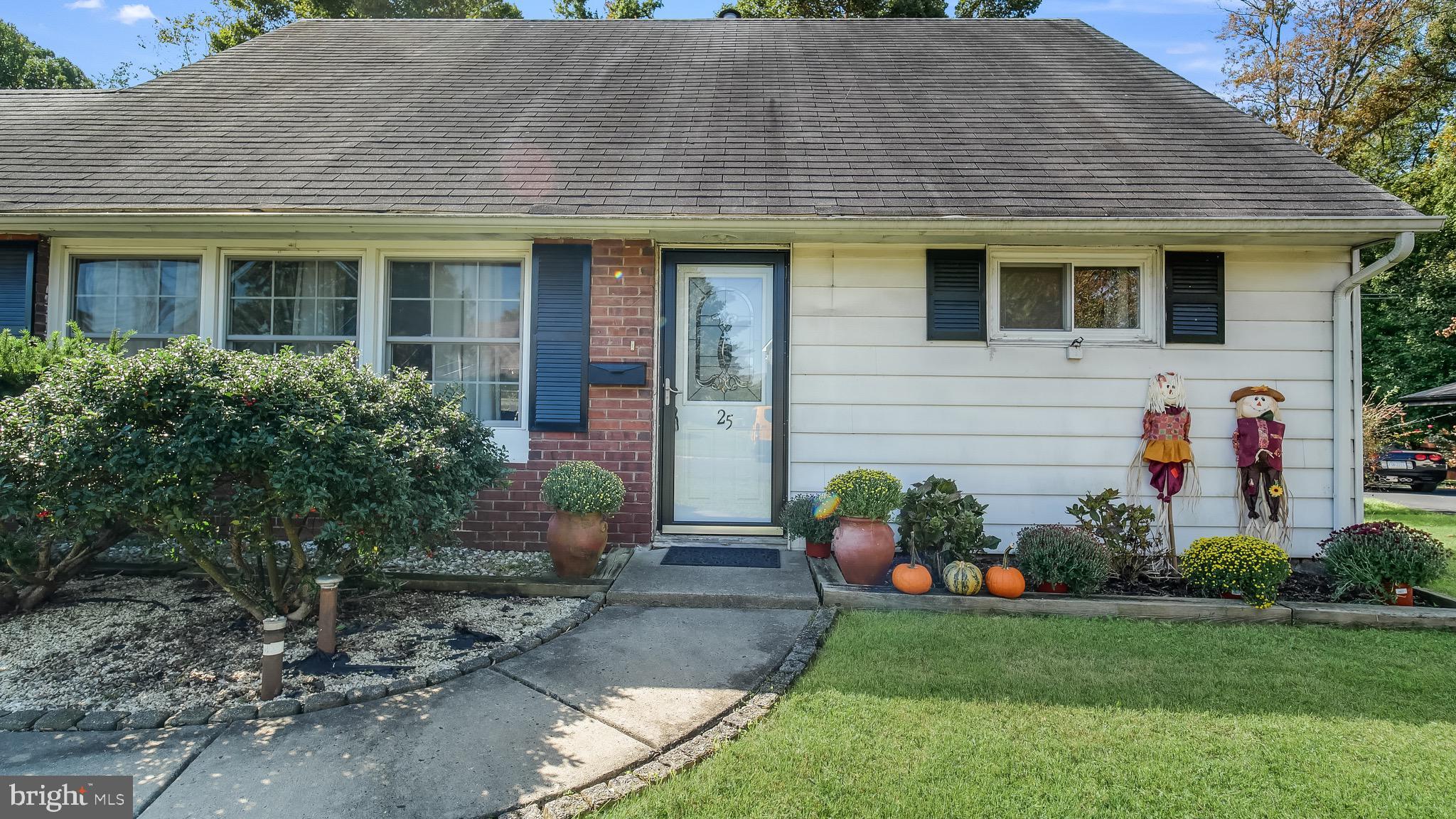 25 Long Loop Road Levittown, PA 19056 - Photo 1 of 41 Gallery Image 1