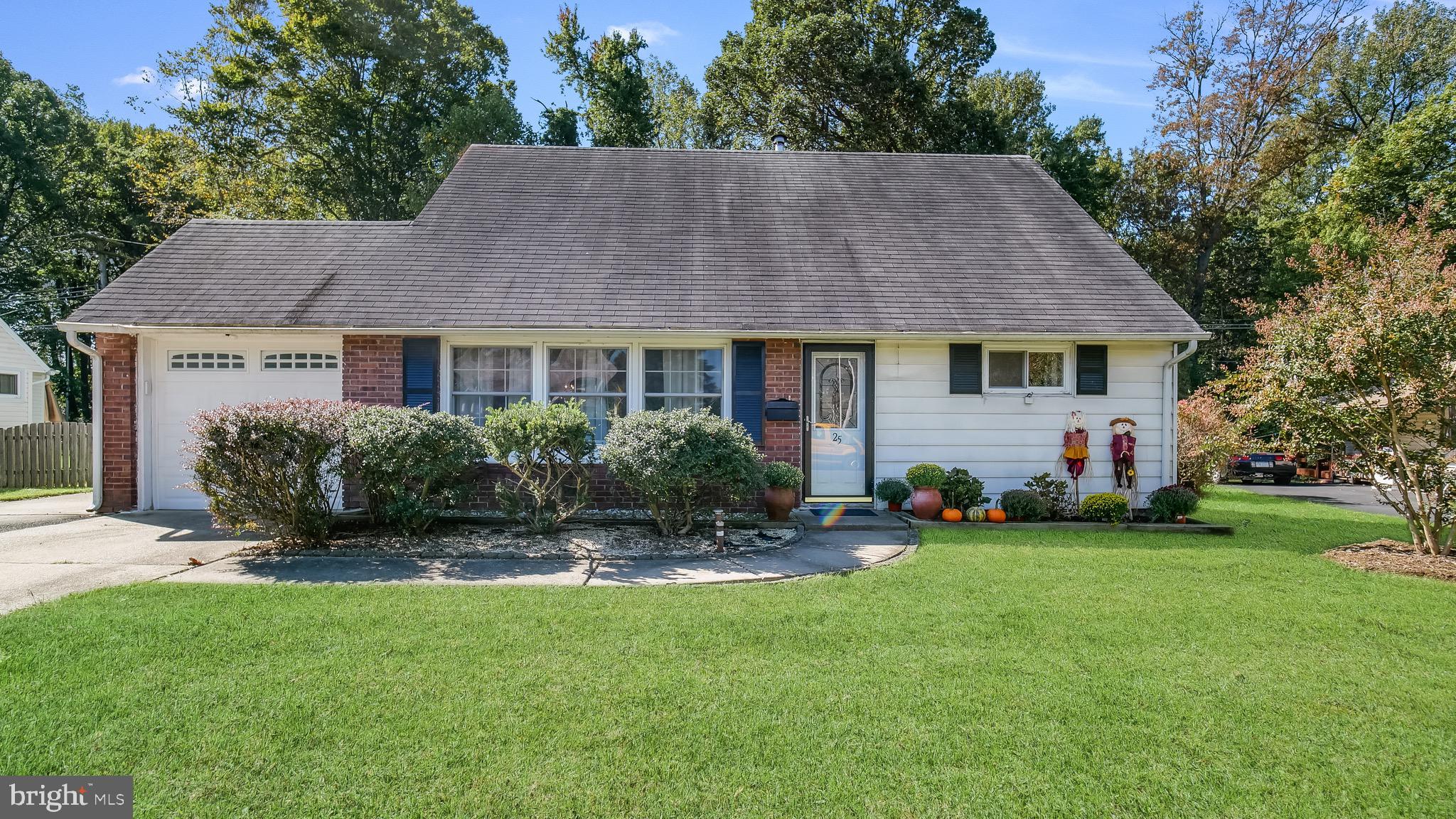 25 Long Loop Road Levittown, PA 19056 - Photo 3 of 41 Gallery Image 3