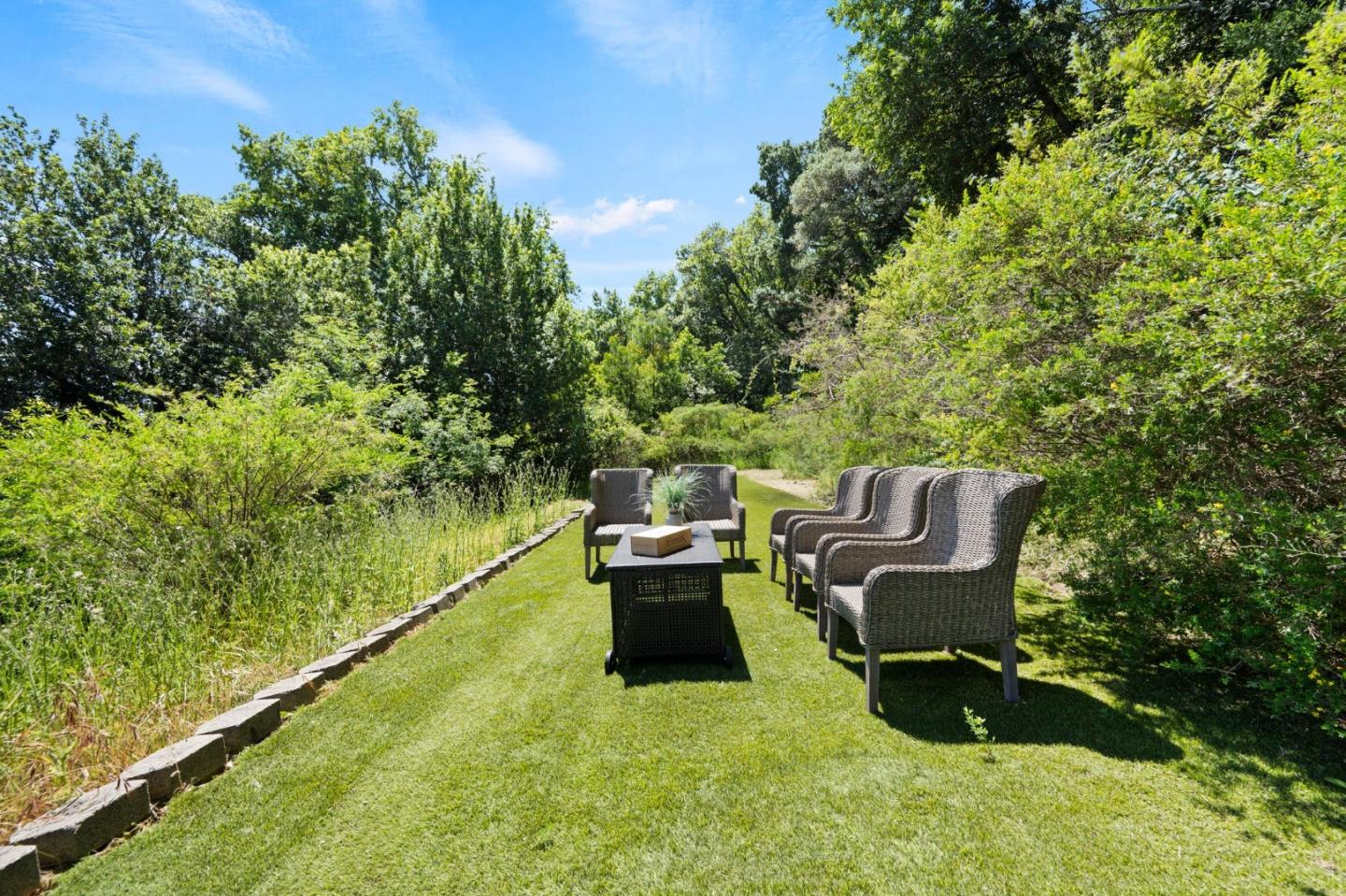 220 Robin Road Hillsborough, CA 94010 - Photo 28 of 39