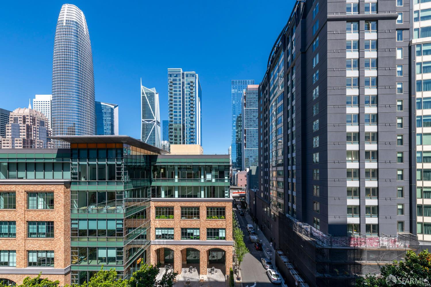 246 2nd Street, Unit 703 San Francisco, CA 94105 - Photo 25 of 30 a front view of a building