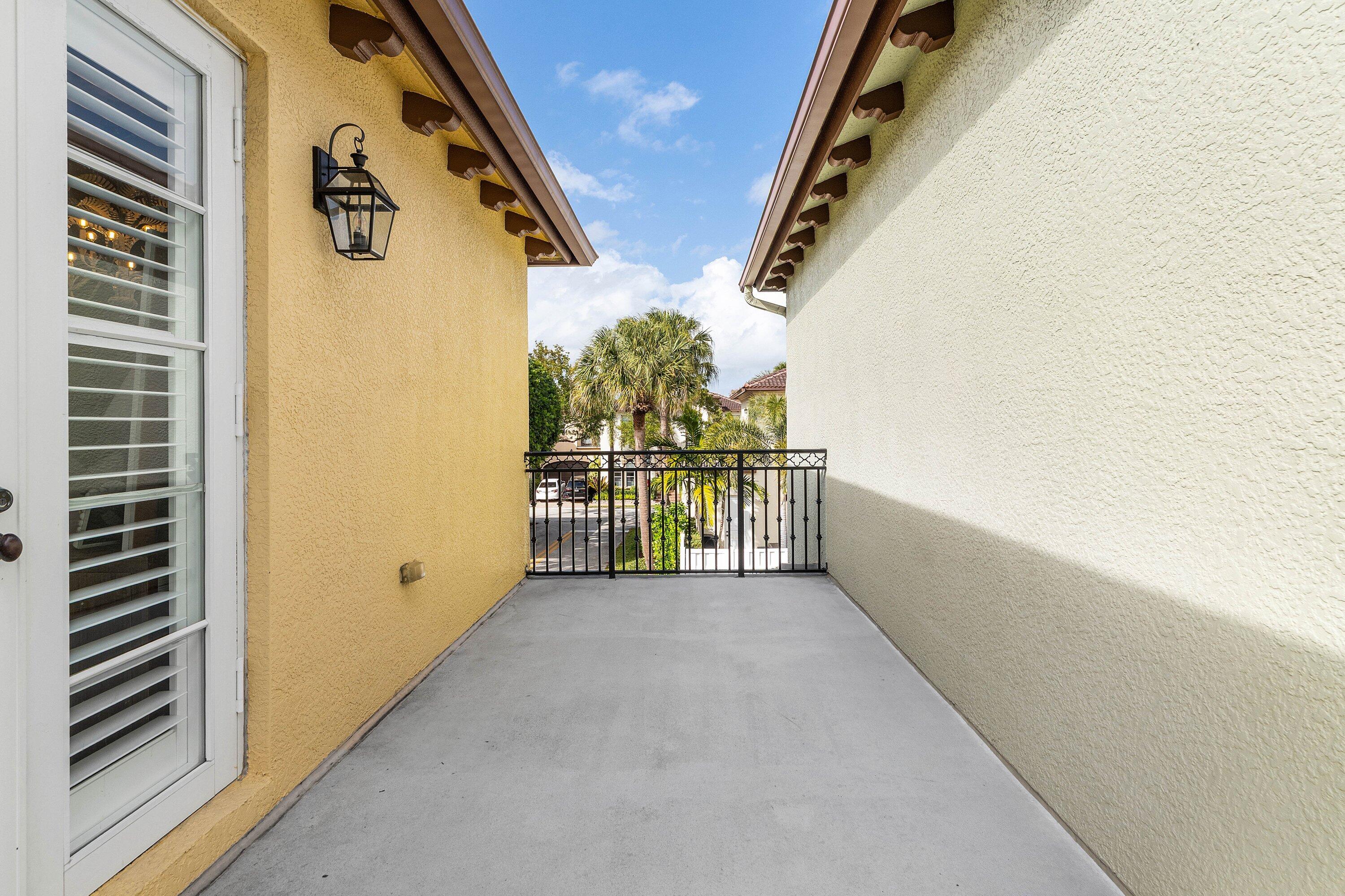 100 Via Floresta Drive Boca Raton, FL 33487 - Photo 28 of 36 035-100ViaFlorestaDrive-BocaRaton-FL-334