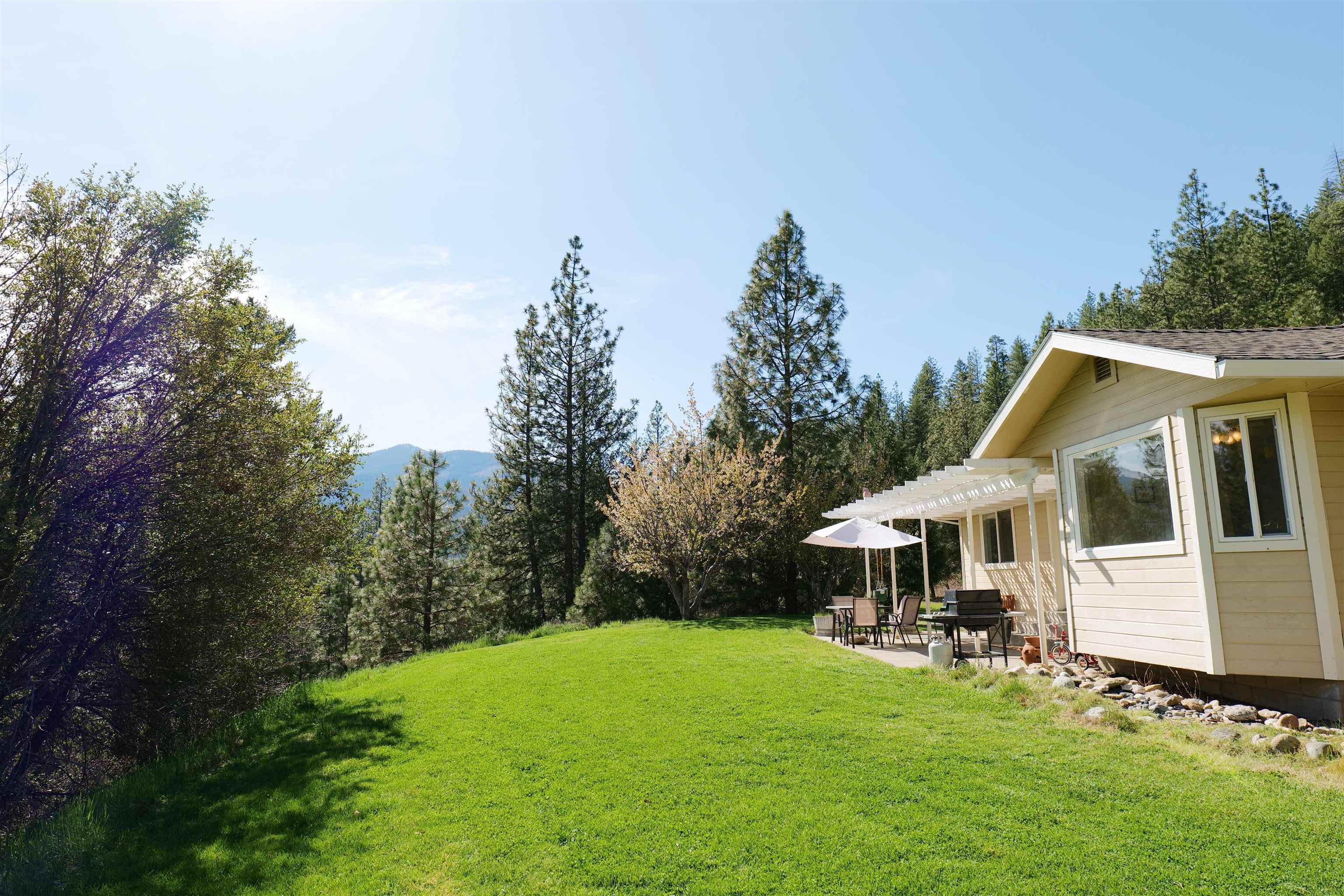 8041 Scott River Road Fort Jones, CA 96032 - Photo 3 of 34 Gallery Image 3