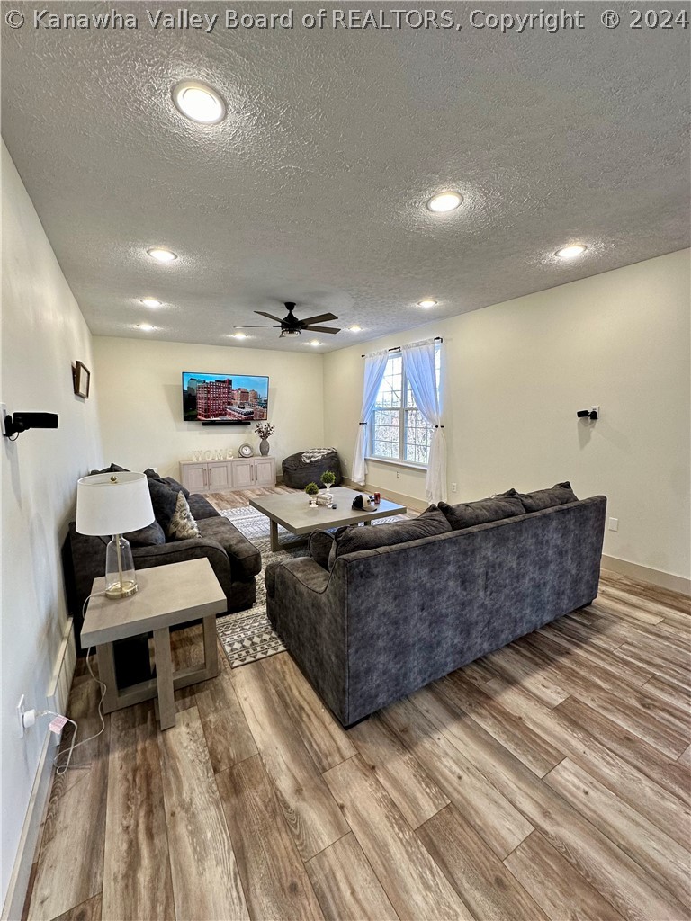 52 Oakvale Road Hurricane, WV 25526 - Photo 4 of 31 Gallery Image 4