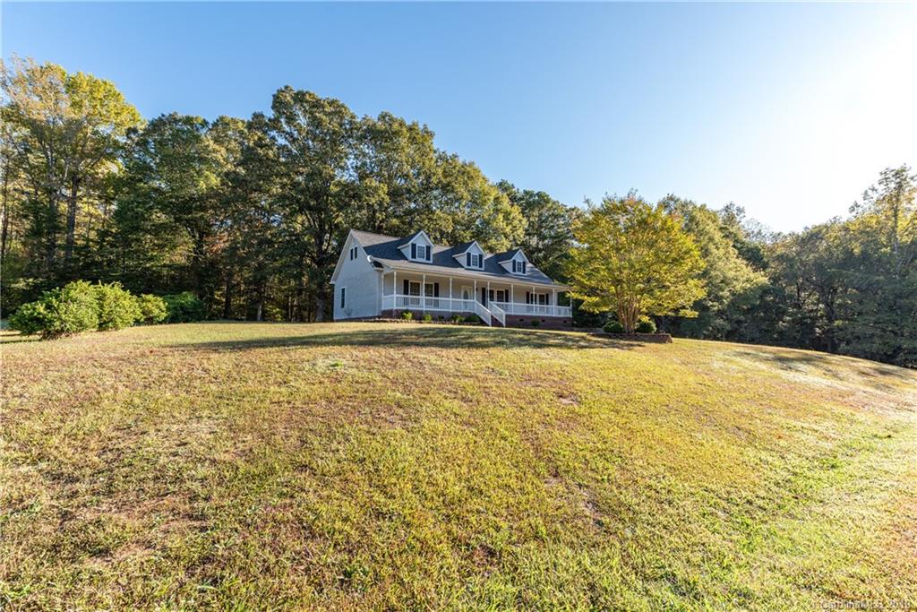 1557 Ernest Road York, SC 29745 - Photo 3 of 31 Gallery Image 3