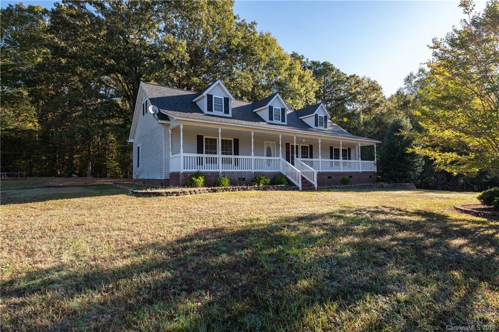 1557 Ernest Road York, SC 29745 - Photo 4 of 31 Gallery Image 4