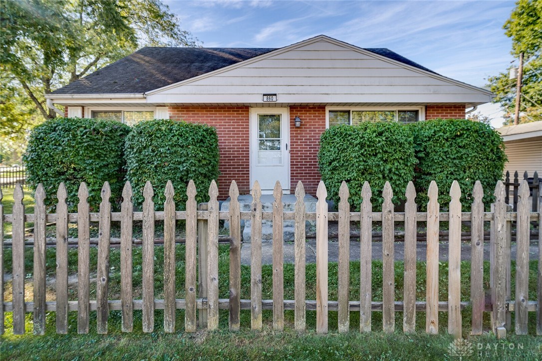 860 Peach Orchard Road Kettering, OH 45419 - Photo 1 of 43