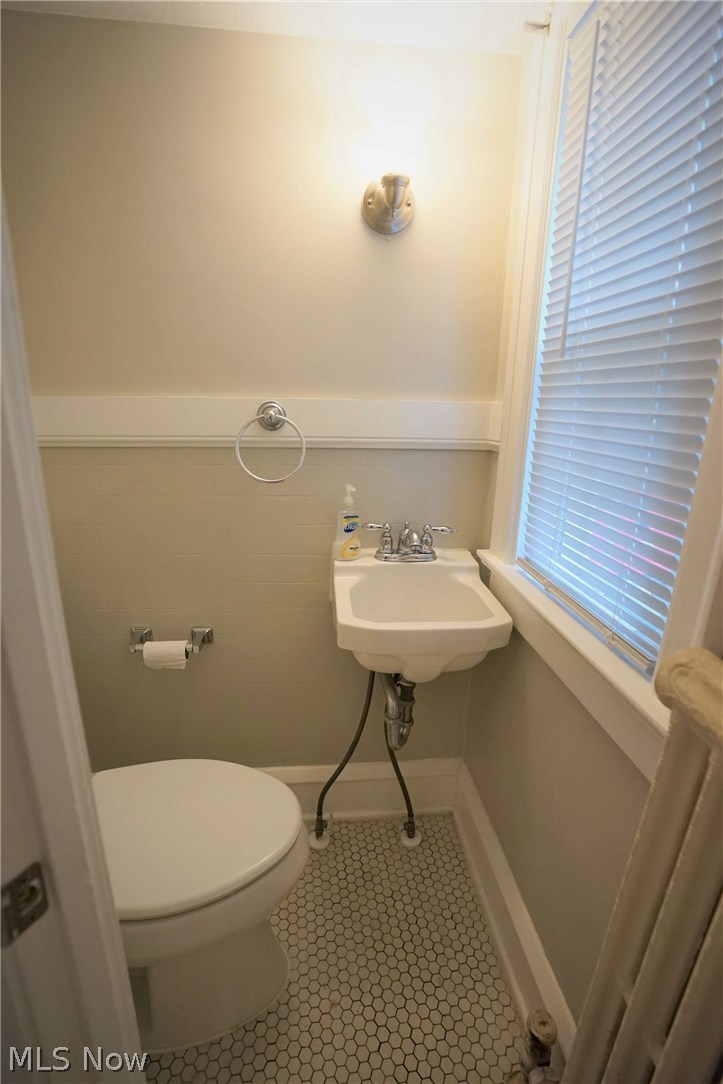 3280 Chadbourne Road Cleveland, OH 44120 - Photo 14 of 27
