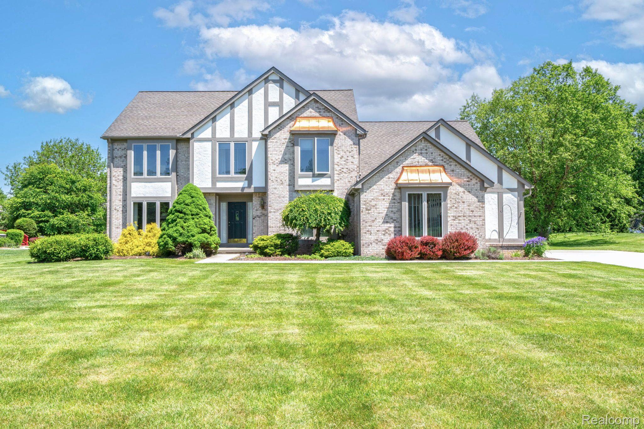 4375 Stonewood Court Rochester, MI 48306 - Photo 2 of 67 Gallery Image 2