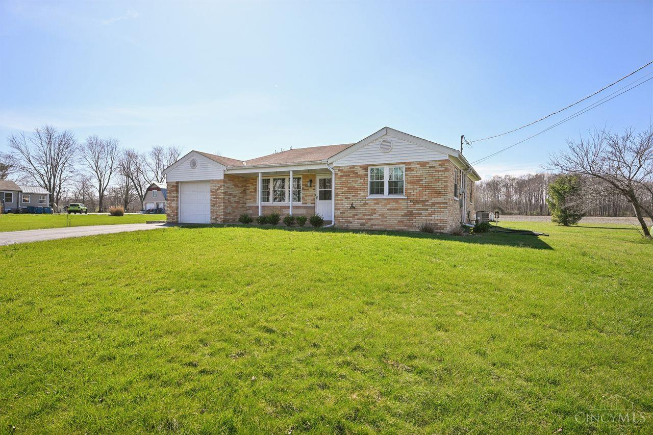 328 Apple Road Amelia, OH 45102 - Photo 2 of 36