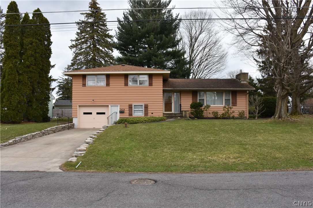 7424 Palmcrest Road Syracuse, NY 13212 - Photo 1 of 1 Gallery Image 1