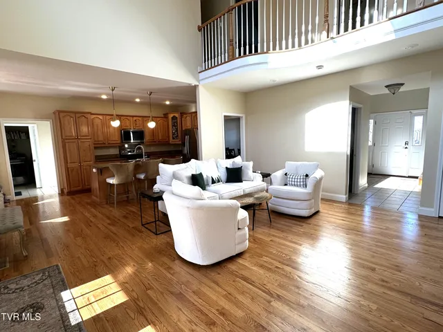 $675,000 | 186 Butchertown Road, Fall Branch, TN 37656